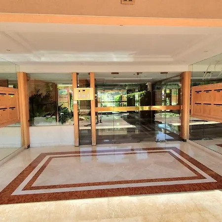 Conseil Immo -residence Avec Piscine, Avec Terrasse Pour 4 Personnes * Cannes