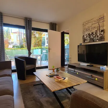 Conseil Immo -residence Avec Piscine, Avec Terrasse Pour 4 Personnes *
